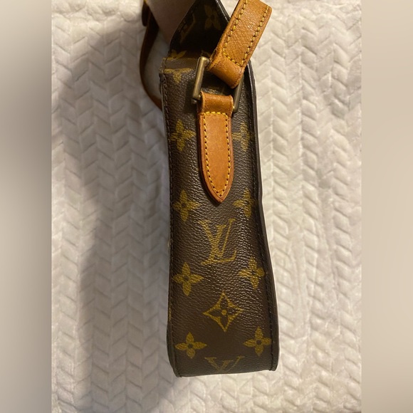 Authentic Louis Vuitton Saint Cloud MM - Picture 9 of 17